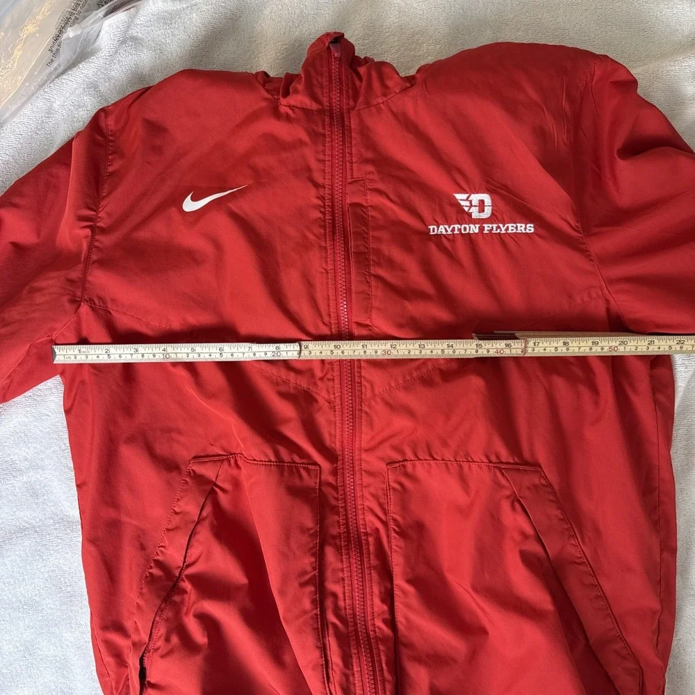 Nike Dayton Flyers Team Issued Storm-Fit Jacket Sz L Player 14 Full Zip Hood